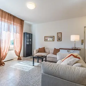 Sunshine House Lerici